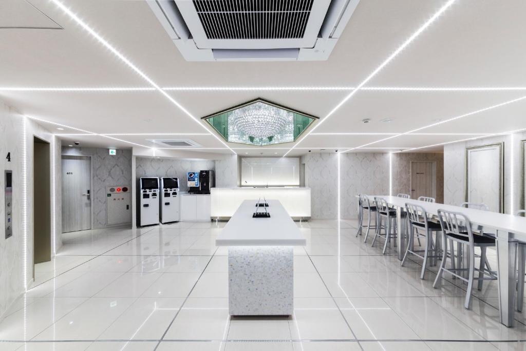 N Hotel — 3