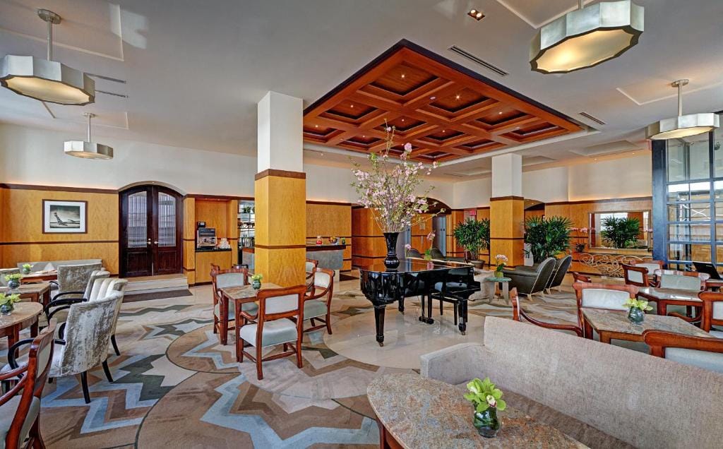 Hotel Giraffe by Library Hotel Collection — 4