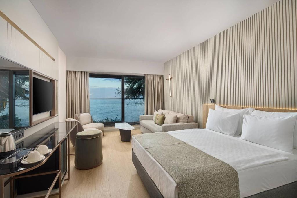 Waveside hotel — 2