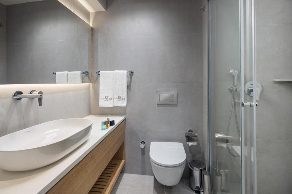 Waveside hotel — 3