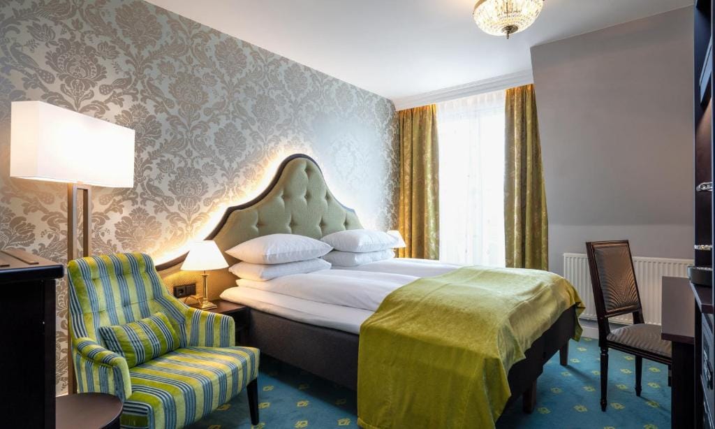 Hotel Bristol — 2