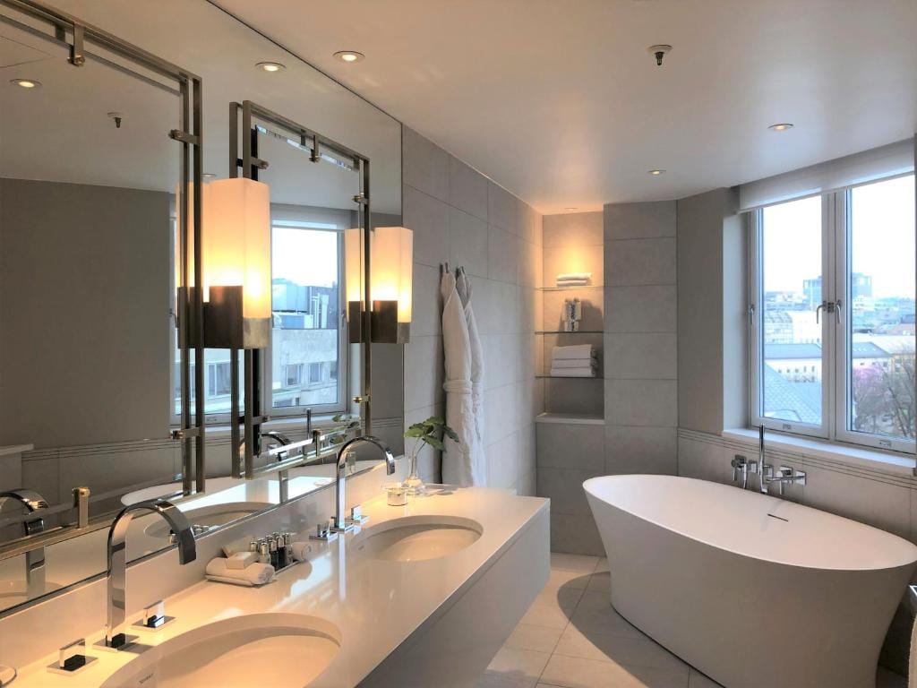 Hotel Continental — 2