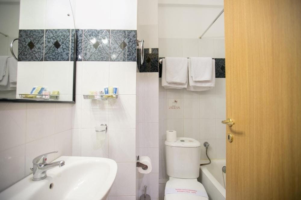 Tzaki hotel & restaurant Patras — 3