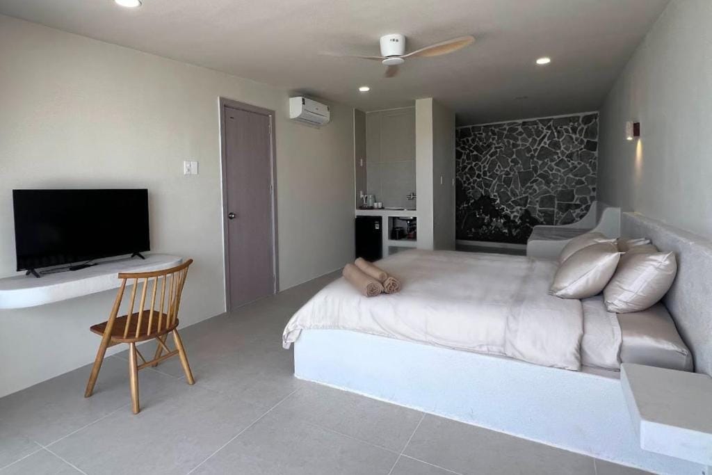 Anchovy Beachfront Villas — 4