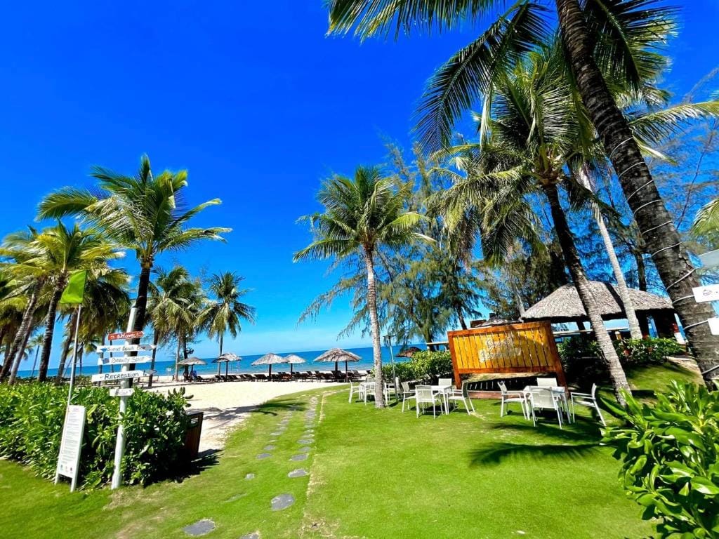 Kosmos Apart Hotel Phu Quoc - Night market & Walkin to beach — 3