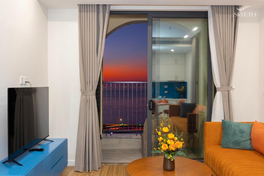 Luna Sol Apartment - Sunset & Firework Signature — 5