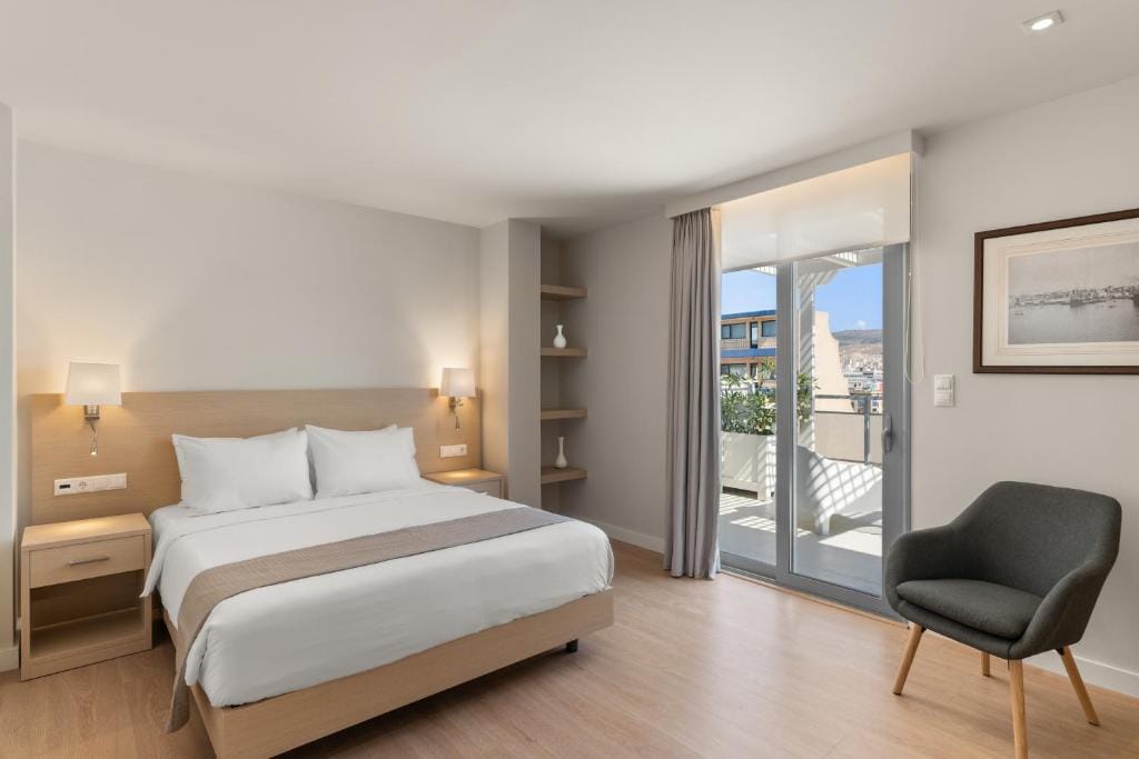 Gallery Central Piraeus Port — 2