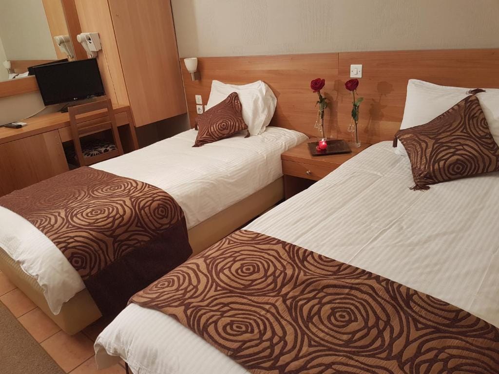 Glaros Hotel — 2
