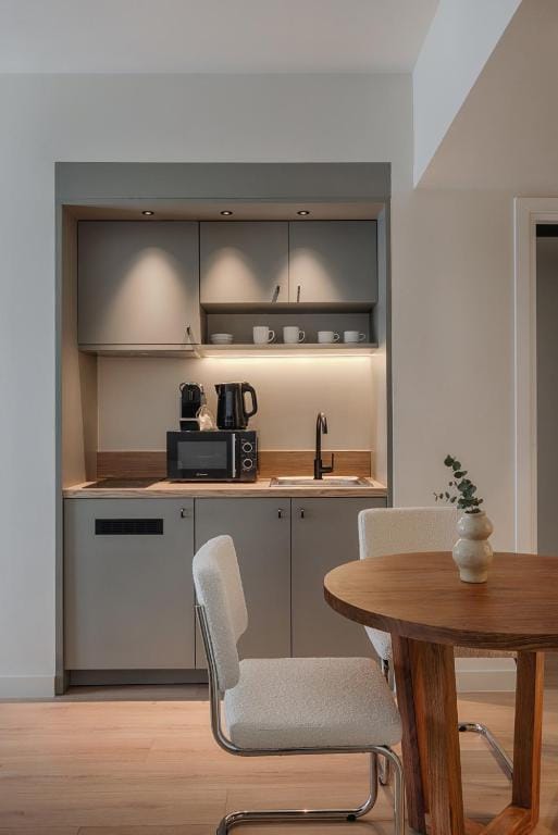 Leon by Zoia Living — 5