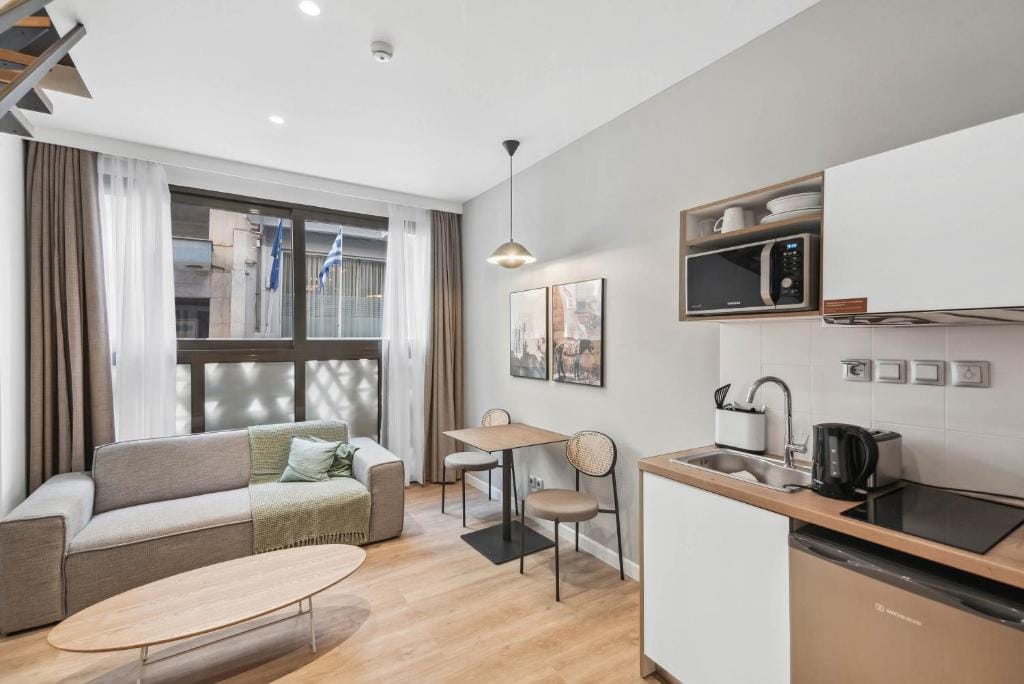 Limehome Piraeus Olive — 4