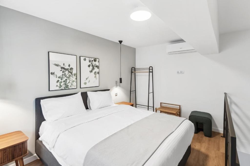 Limehome Piraeus Olive — 5