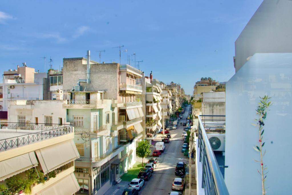 Piraeus Relax — 3