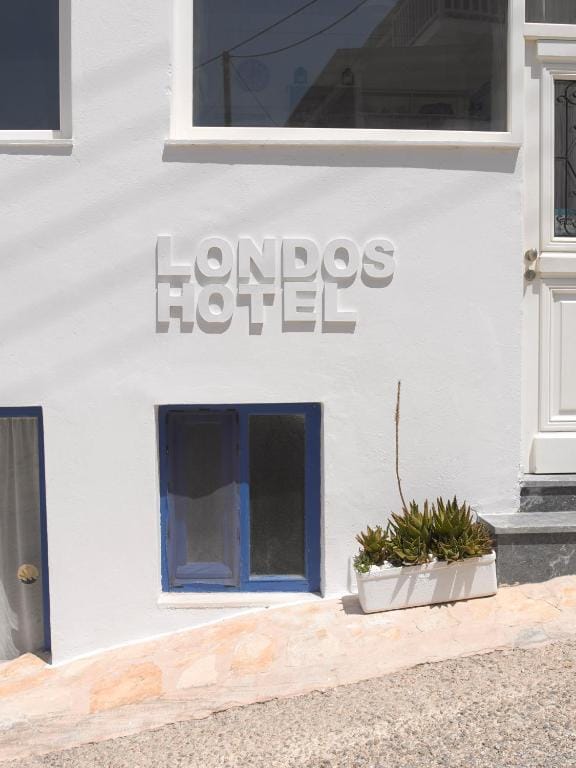 Londos Hotel — 4