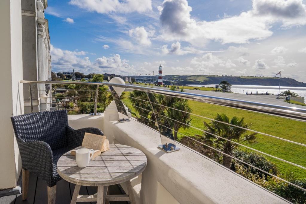 1 Elliot Terrace — 5