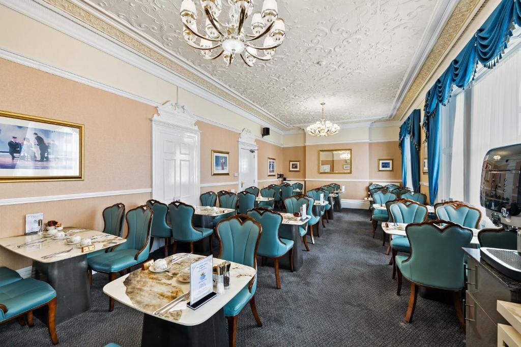 Drake Hotel Plymouth — 2