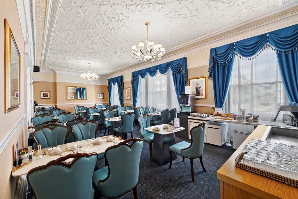 Drake Hotel Plymouth — 3