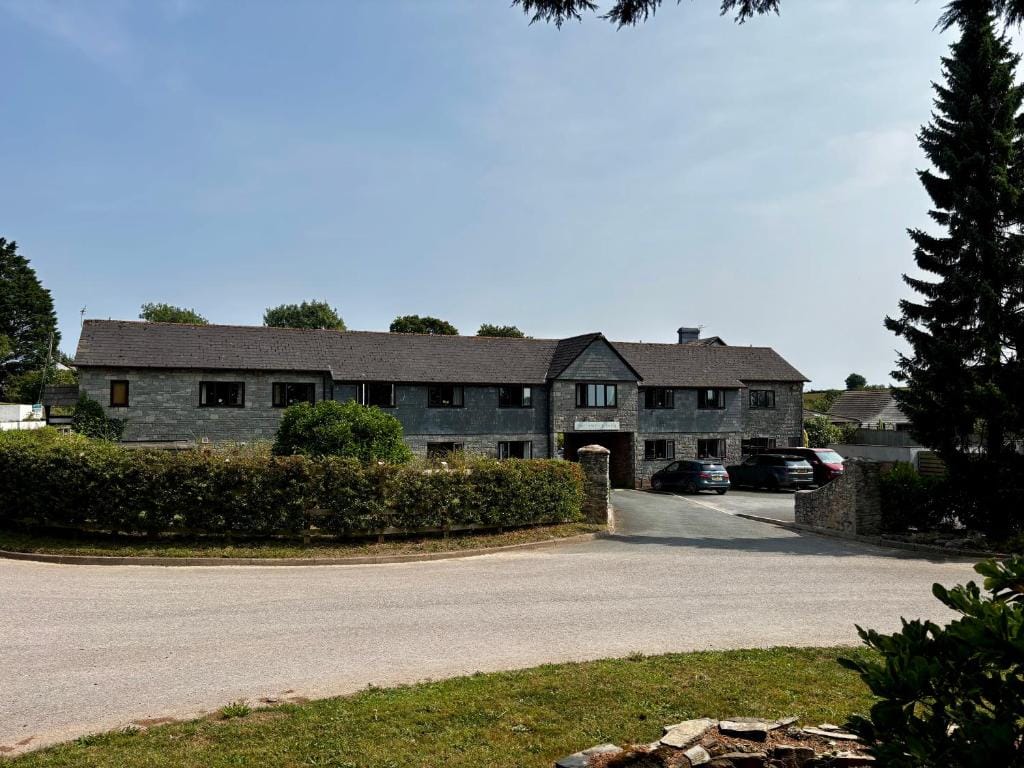 Smithaleigh Farm Rooms and Apartments — 1