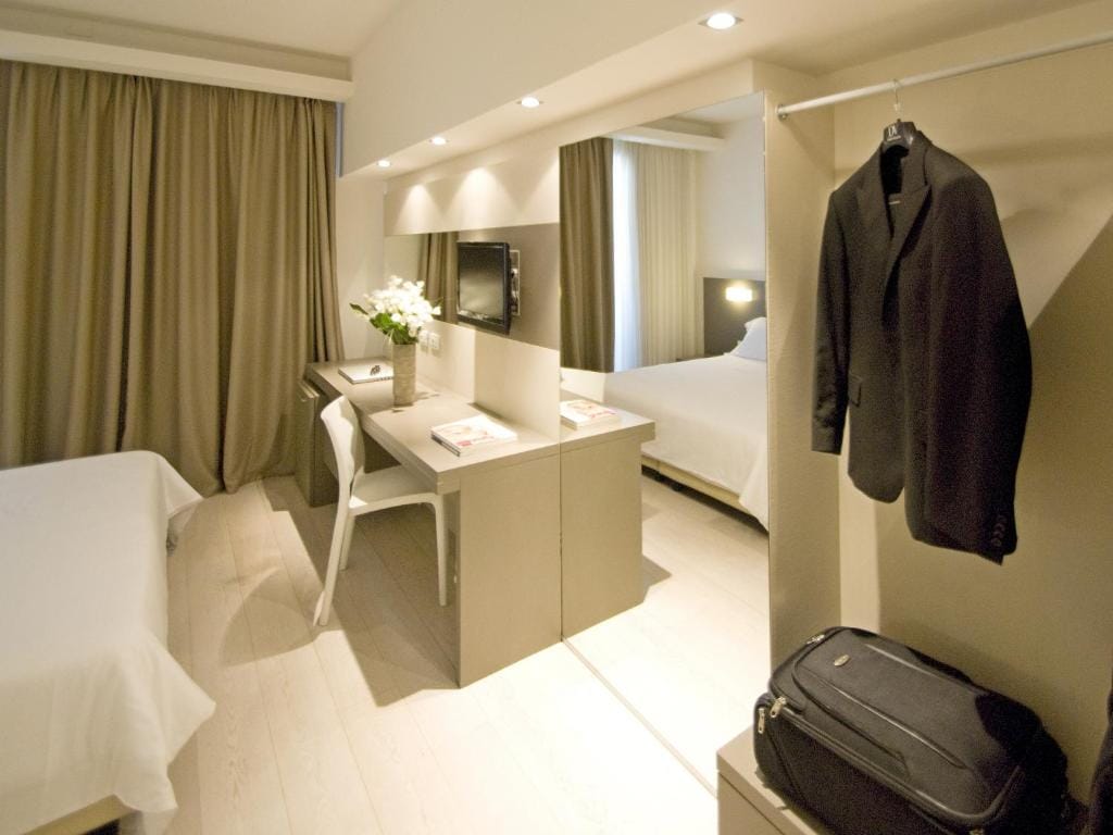 Hotel Cube — 3