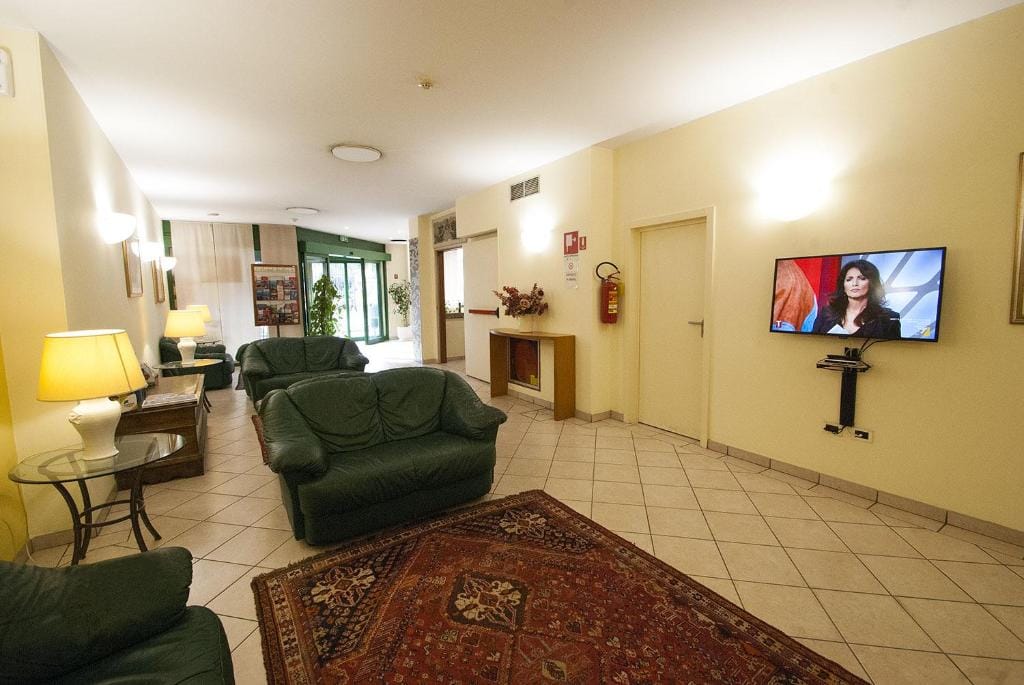 Hotel Italia — 4