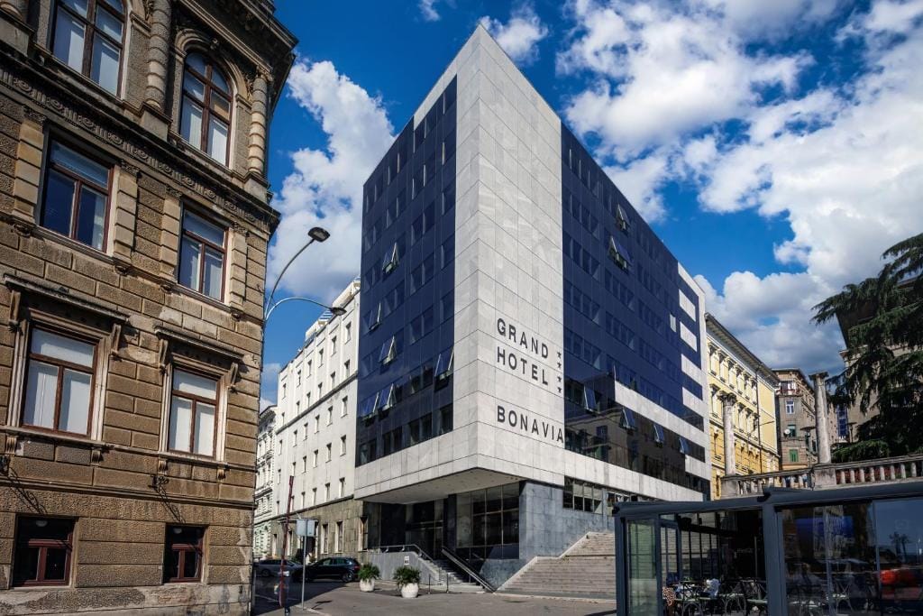 Grand Hotel Bonavia — 1