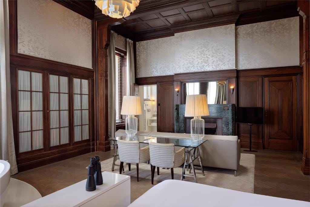 Hotel New York by WestCord — 2