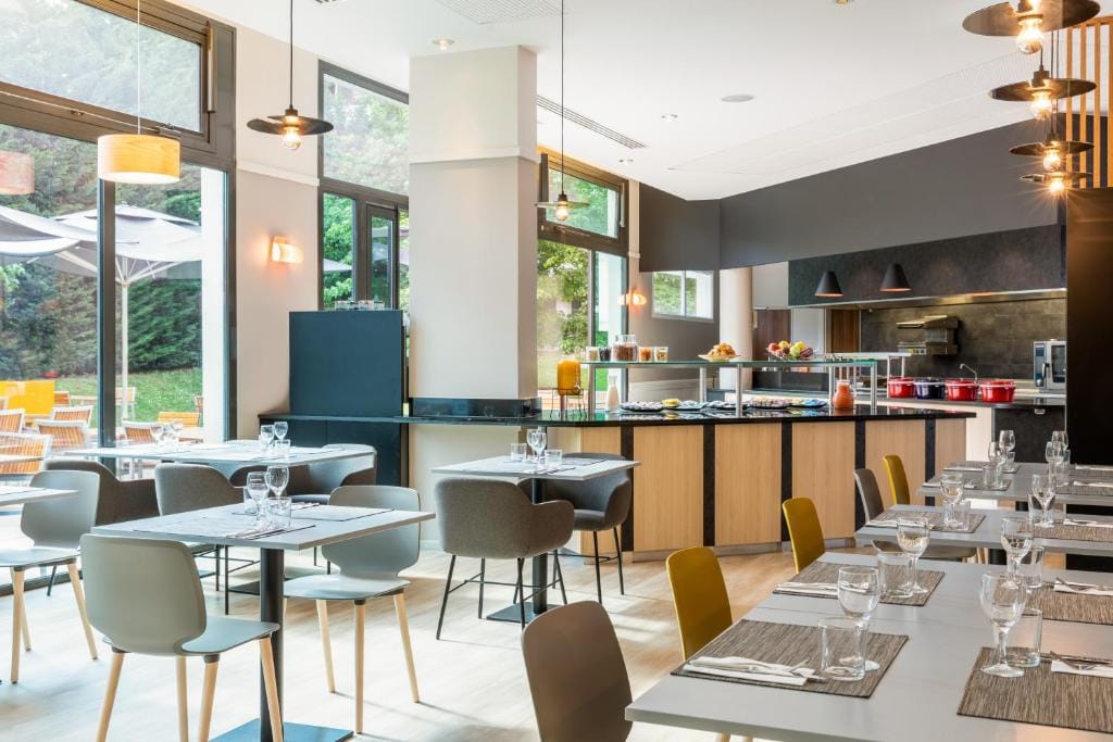 Courtyard by Marriott Paris Saint Denis — 4
