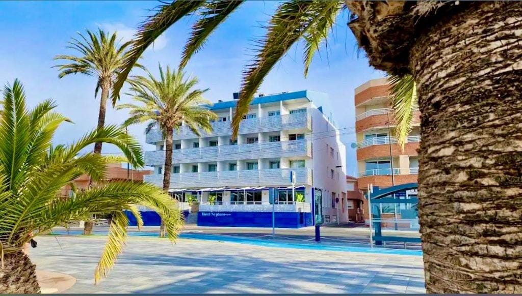Hotel Neptuno — 4