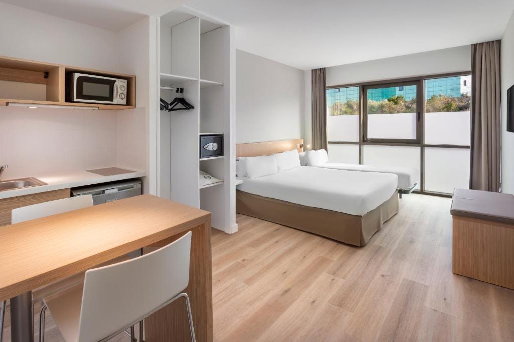 B&B HOTEL Barcelona Sant Cugat — 2