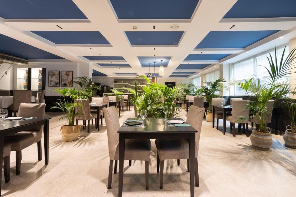 Hotel Colon Rambla — 5