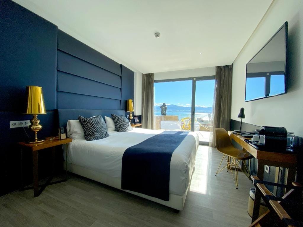 Hotel Art Santander — 2