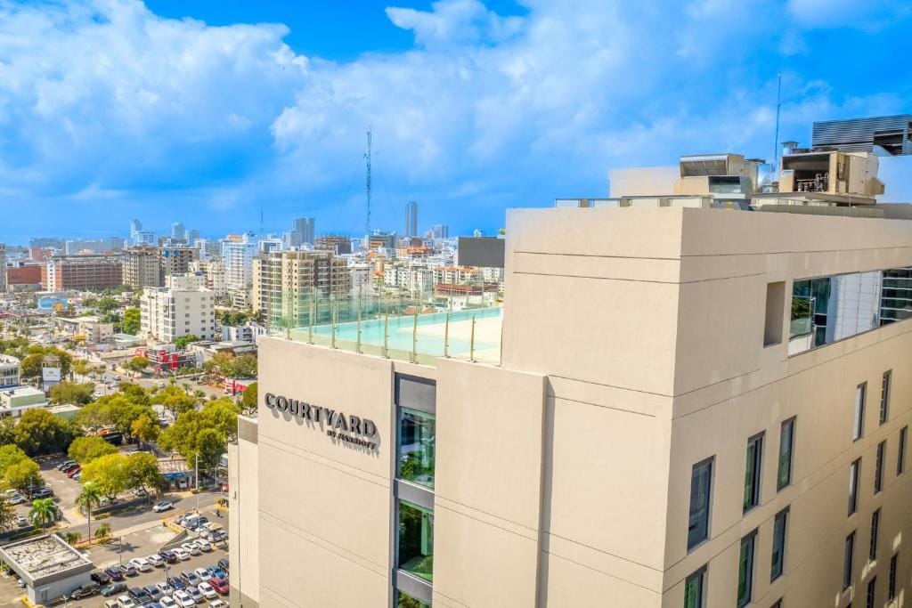 Courtyard by Marriott Santo Domingo Piantini — 1