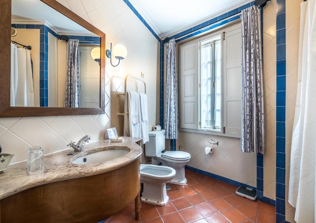 Lawrences Hotel — 3