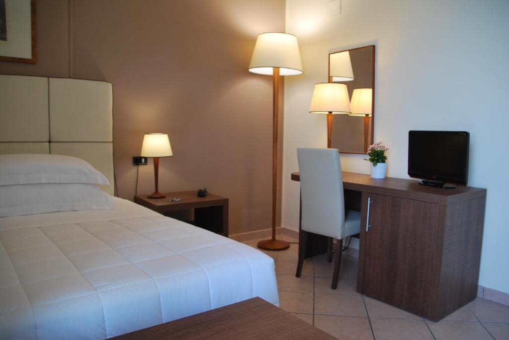Domus Mariae Albergo — 2