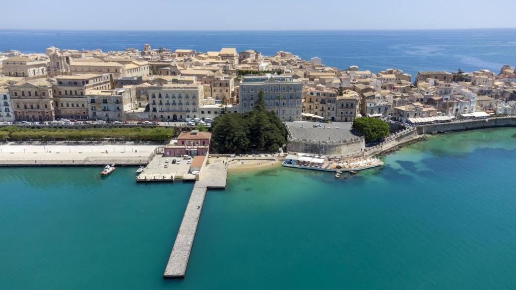 Grand Hotel Des Etrangers- The Leading Hotels of the World — 1