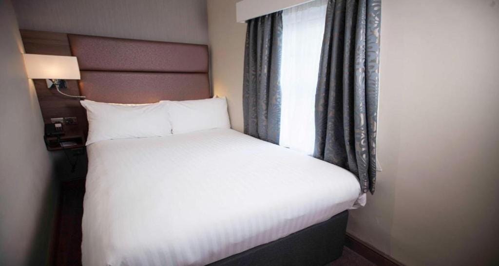 Best Western Chilworth Manor Hotel — 2