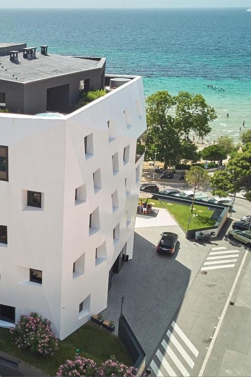 briig boutique hotel — 1