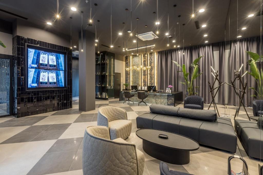 Cora Hotel — 1