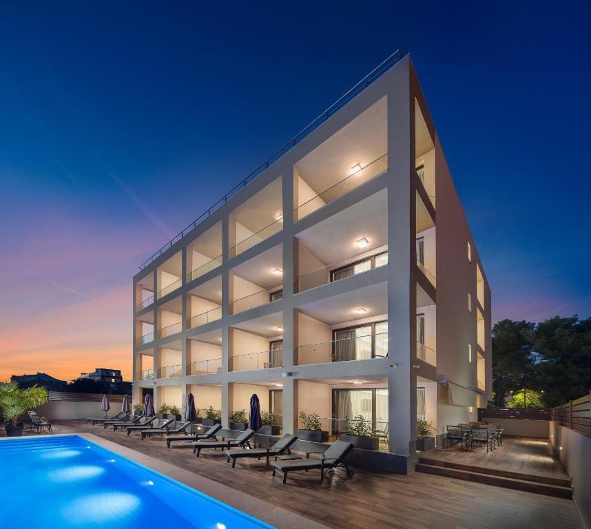 Ellure Luxury Suites — 1