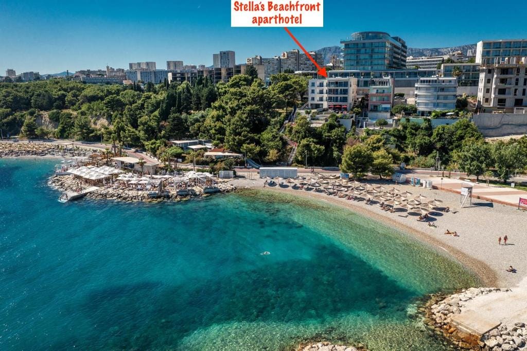STELLA'S BEACHFRONT - Aparthotel - FREE PARKING — 1