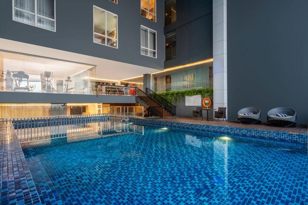 Grand Swiss-Belhotel Darmo — 4