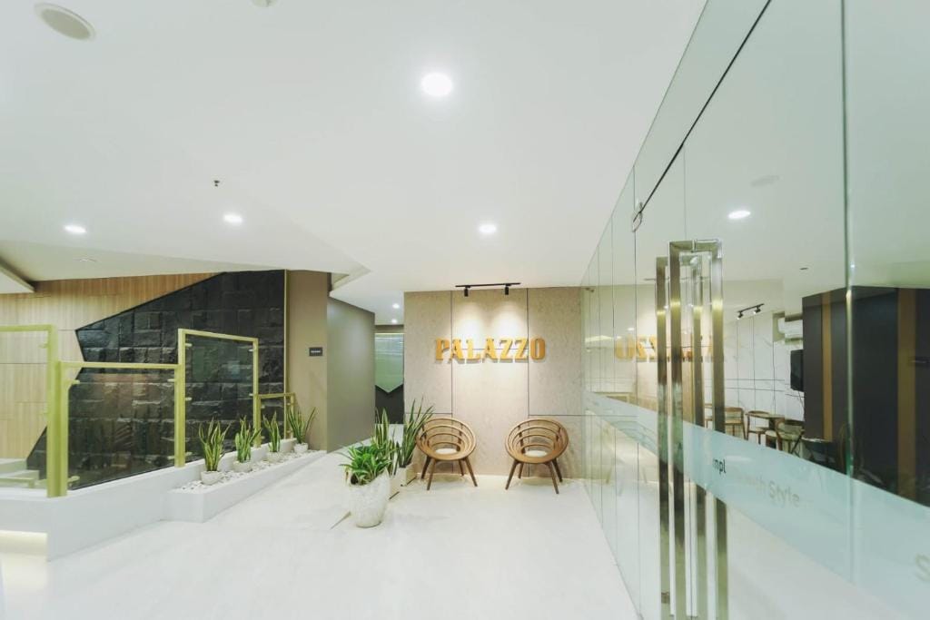 Grand Whiz Hotel Praxis Surabaya — 3