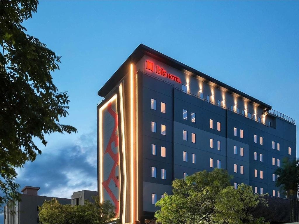 ibis Surabaya Tidar — 1