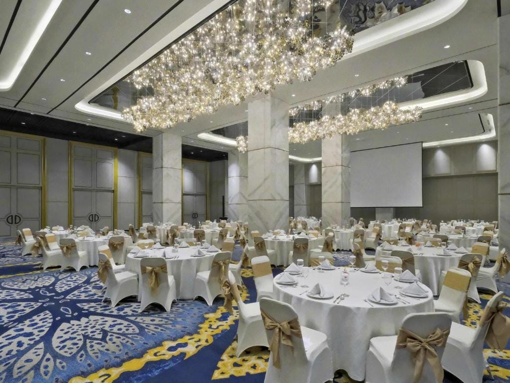 Movenpick Surabaya City — 4