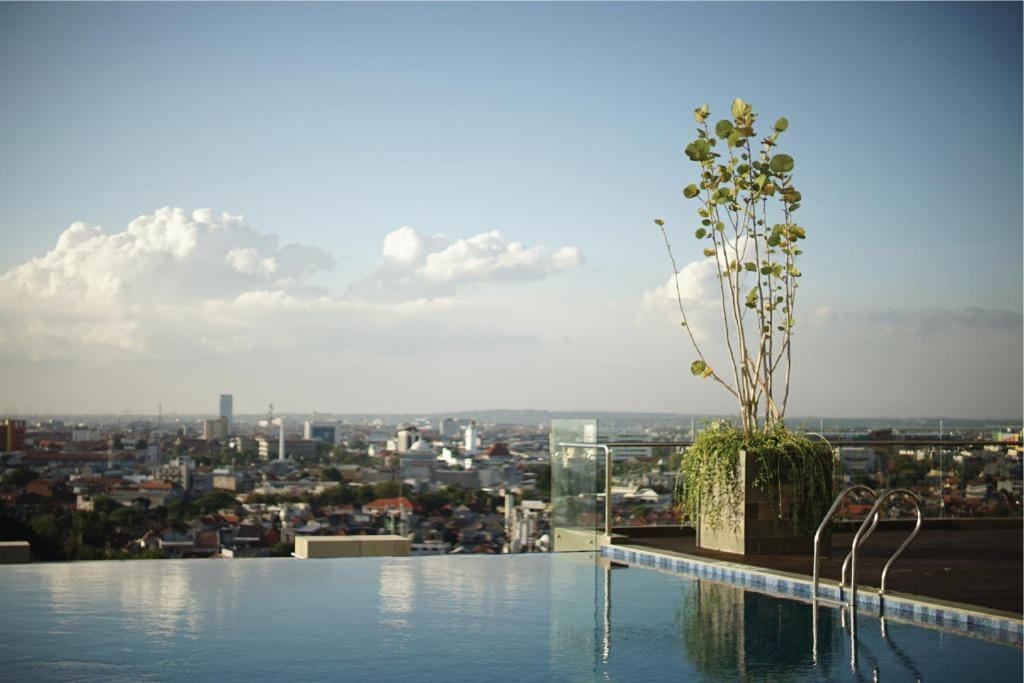Platinum Hotel Tunjungan Surabaya — 4