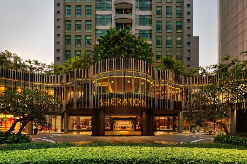 Sheraton Surabaya Hotel & Towers — 1