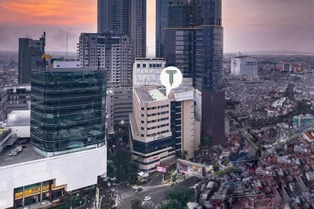 Tunjungan Hotel — 2