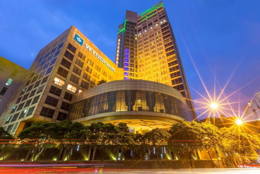 Wyndham Surabaya — 1