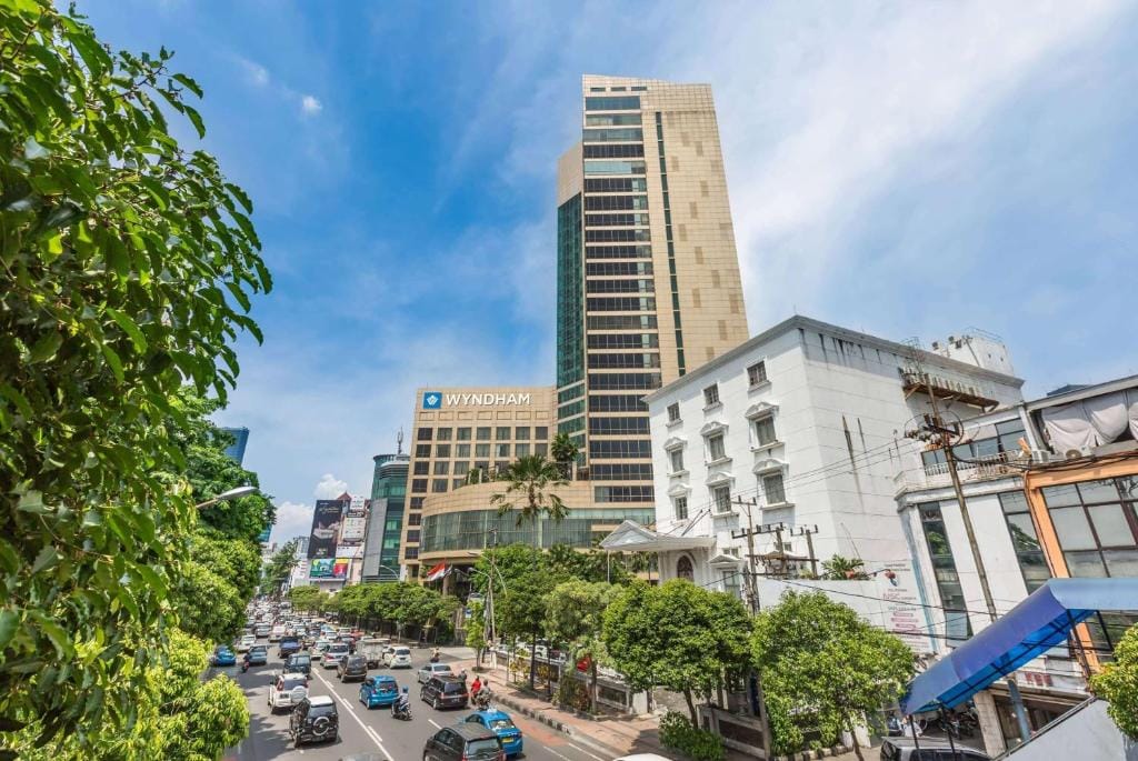 Wyndham Surabaya — 2