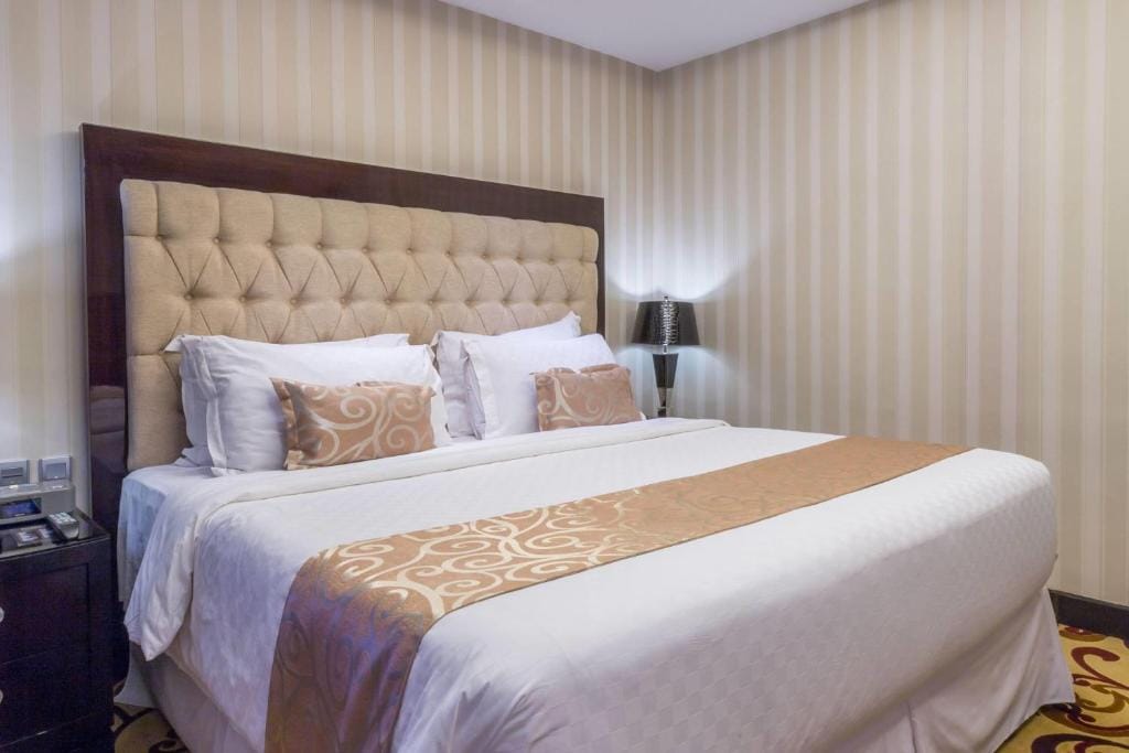 Wyndham Surabaya — 5