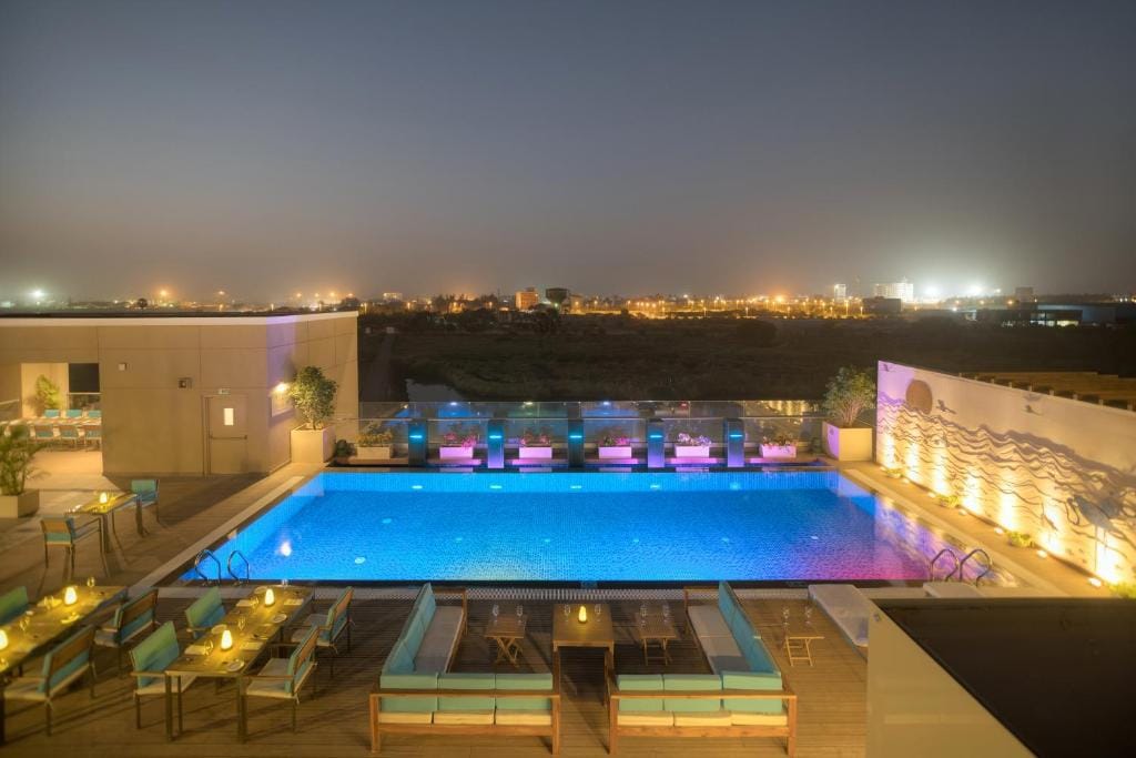 Courtyard by Marriott Surat — 4